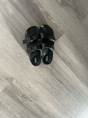 MIA Womens Black Double-Strap Buckle Slide Sandals